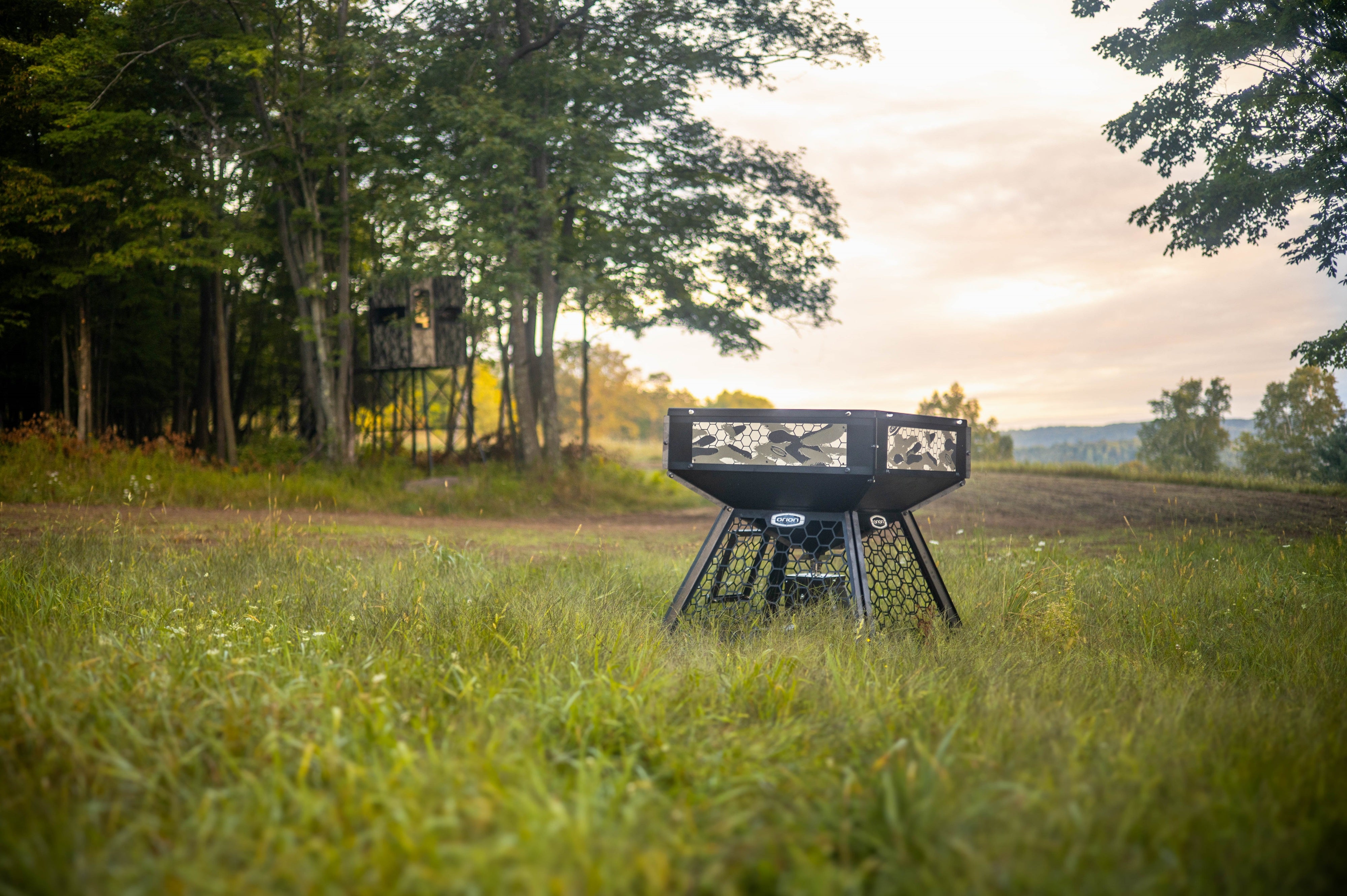 450lbs - Orion Modular Stand and Fill Deer Feeder